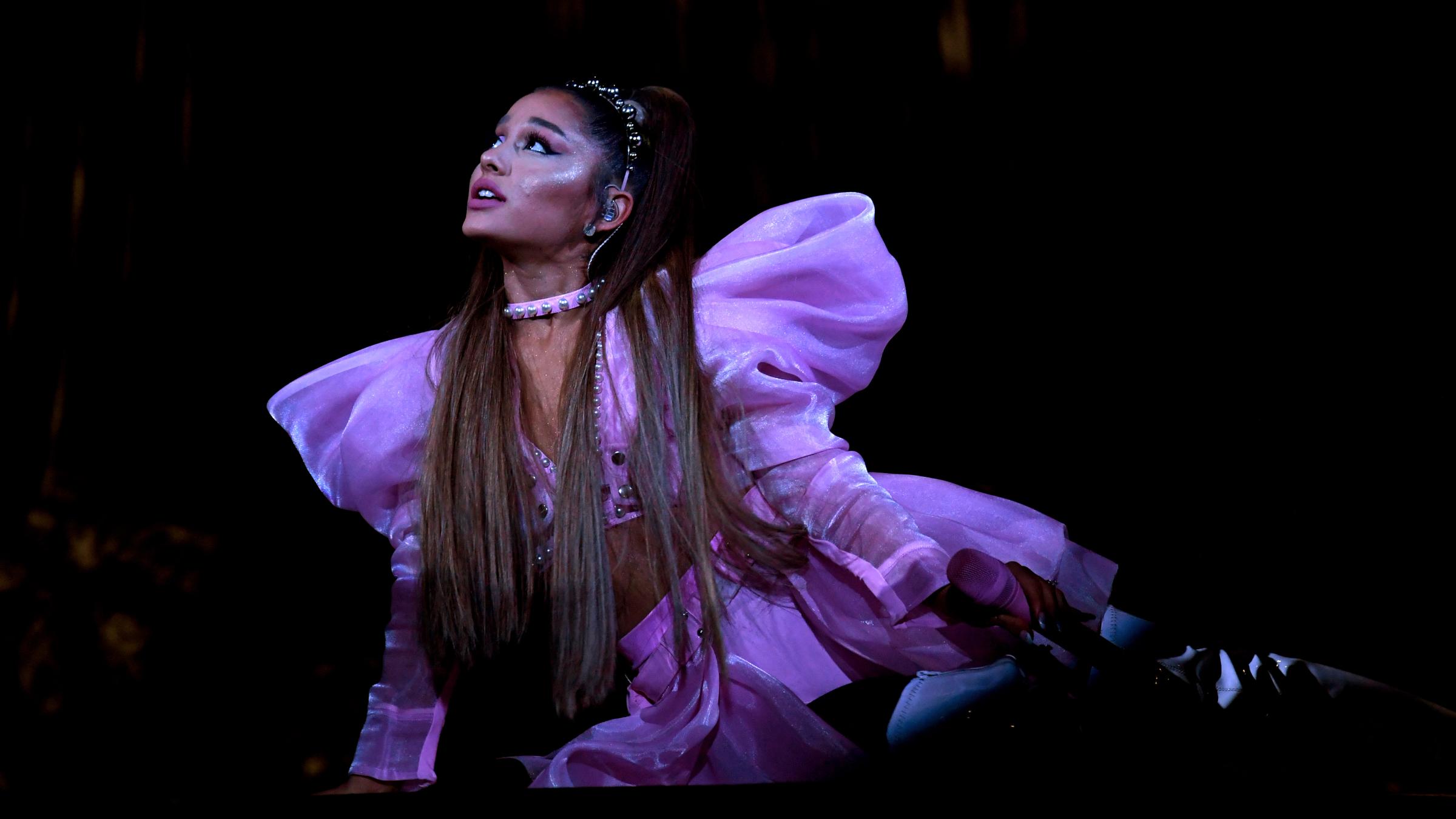 Ariana Grande Falls Off Stage At Concert Watch Her Bounce Back Like A Boss